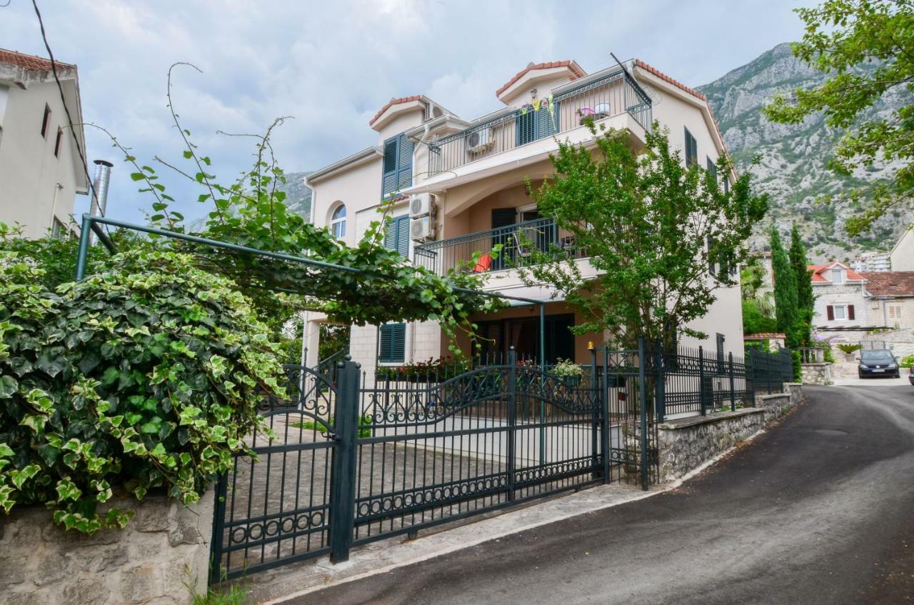 Apartment Radulovic Cattaro Esterno foto